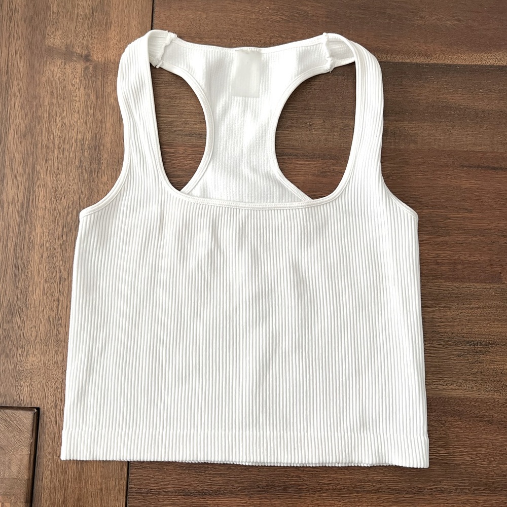 Cropped tank tops bundle! - Picture 5 of 9